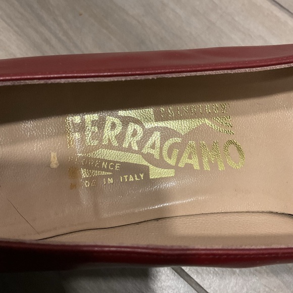 Salvatore Ferragamo Vintage Gold Bit Red Leather Pumps Heels Shoes Office Siren - Picture 6 of 11